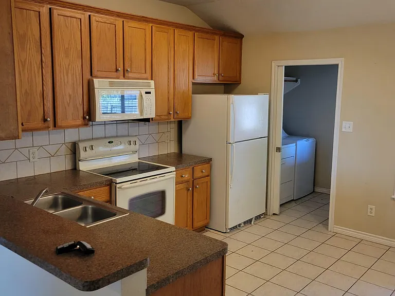 3526 Farah Dr — Photo 3