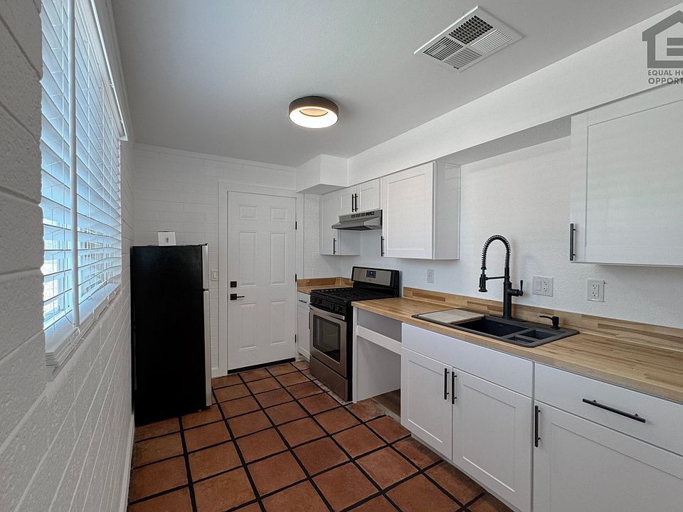 1st image of 4933 E Willetta St APT 6