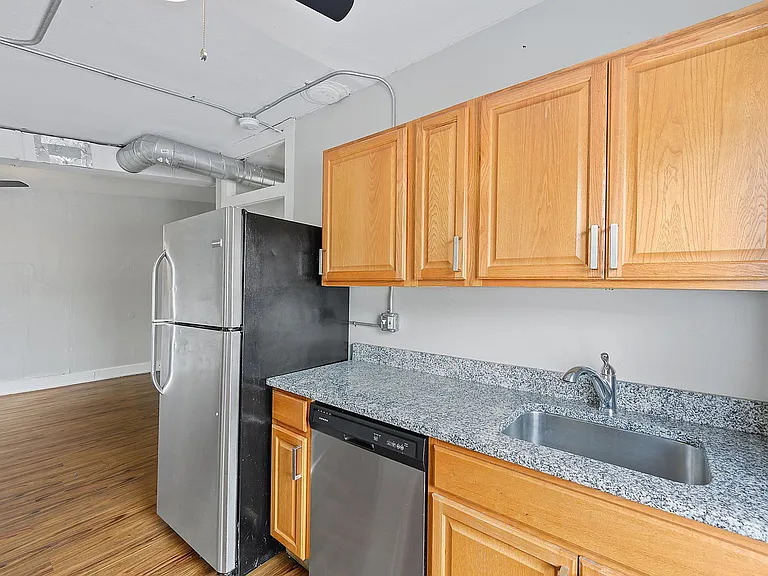 60 W McMillan St #3 — Photo 5
