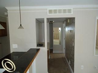 5th image of 227 Neptune Dr #109