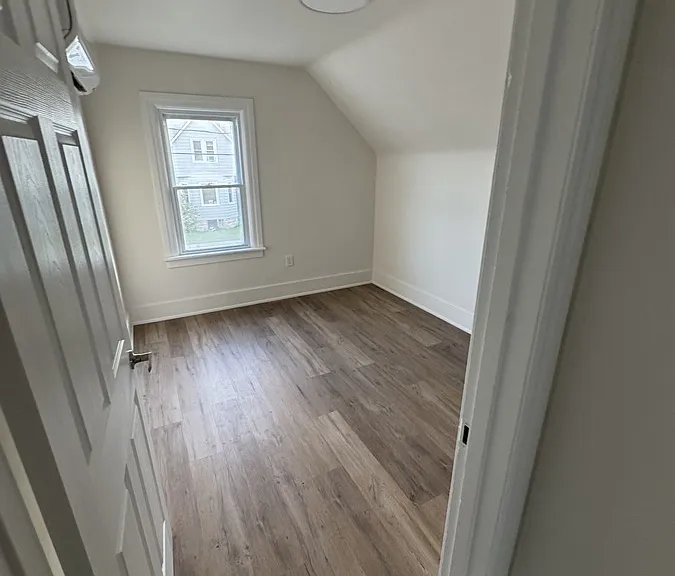 33 Oak St — Photo 15