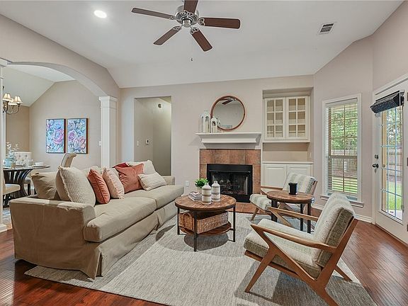 2nd image of 2366 Kendal Green Cir