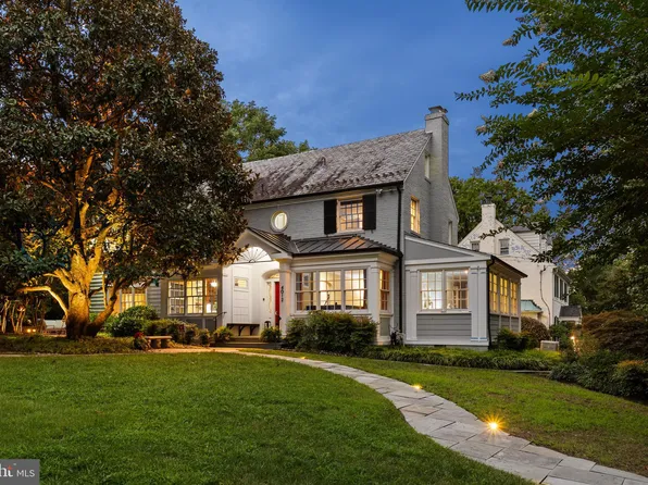 4012 Oliver St, Chevy Chase, MD 20815