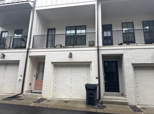 152 Chestnut Cir, Atlanta, GA 30342