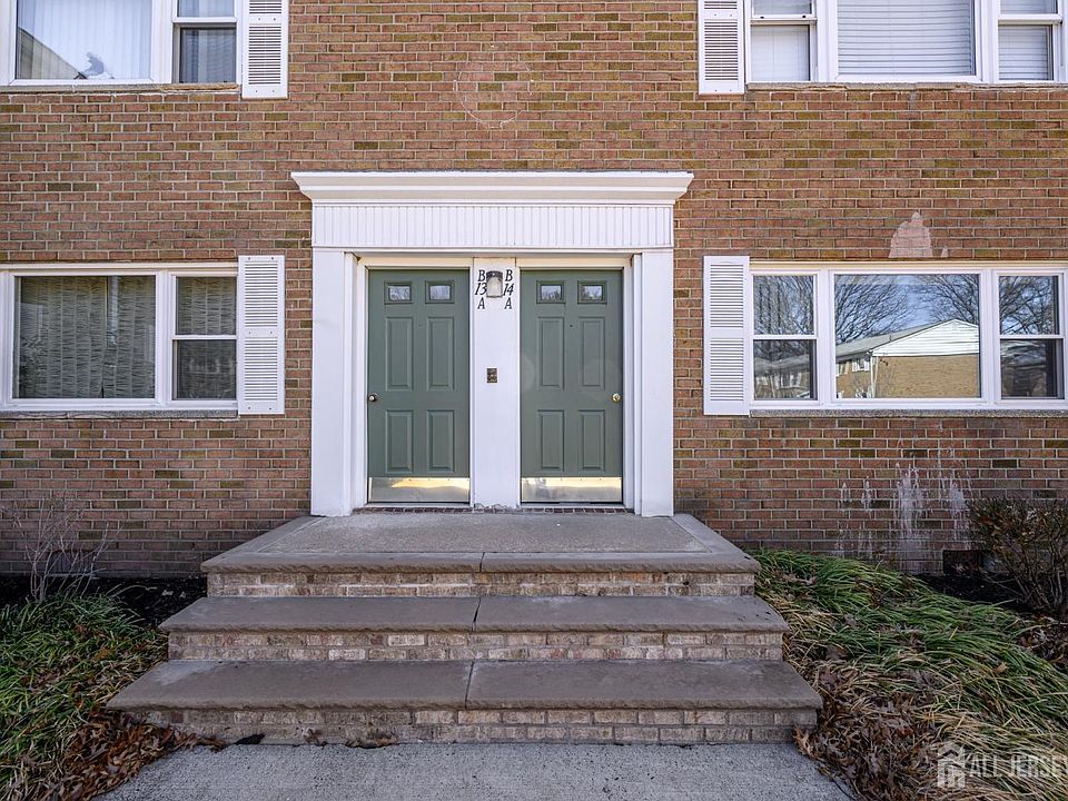 2nd image of 172 Evergreen Rd APT 14B