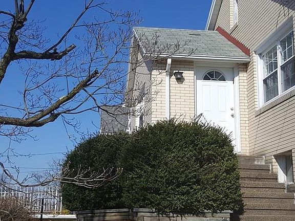 4th image of 837-839 Cribbs St