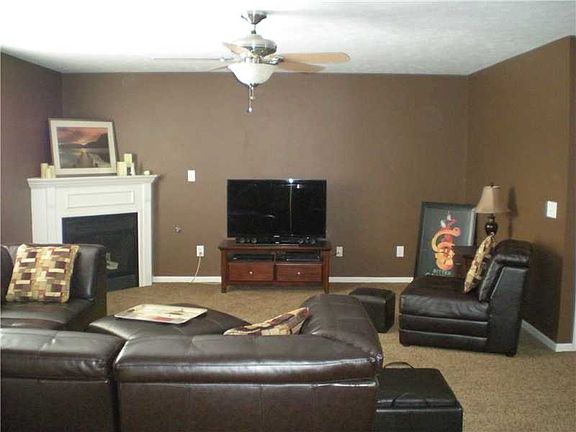 4th image of 6457 Bonneville Dr
