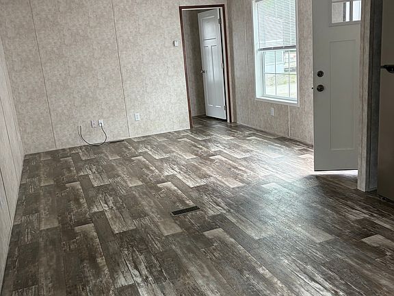 4th image of 13 Short St #21