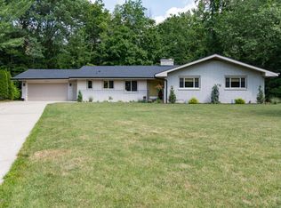 2975 E Bluffwood Ter, Saint Joseph, MI 49085