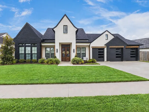 401 Cedar Lake Dr, Youngsville, LA 70592