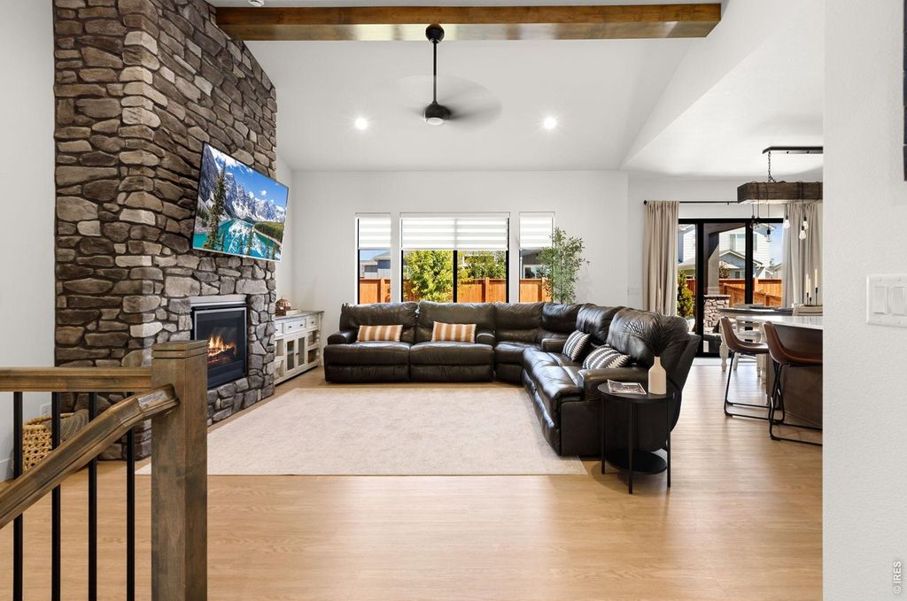 843 Clydesdale Dr