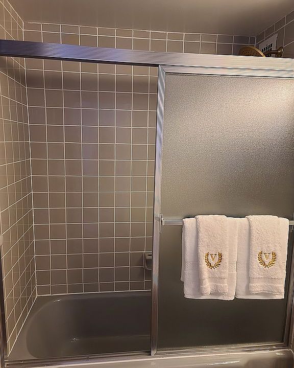 1st image of 2401 Pennsylvania Ave APT 1607