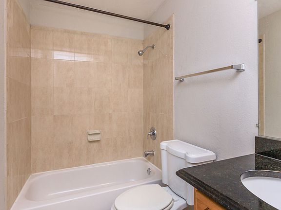 4th image of 5575 Rosebriar Way Regency Gdns #B202