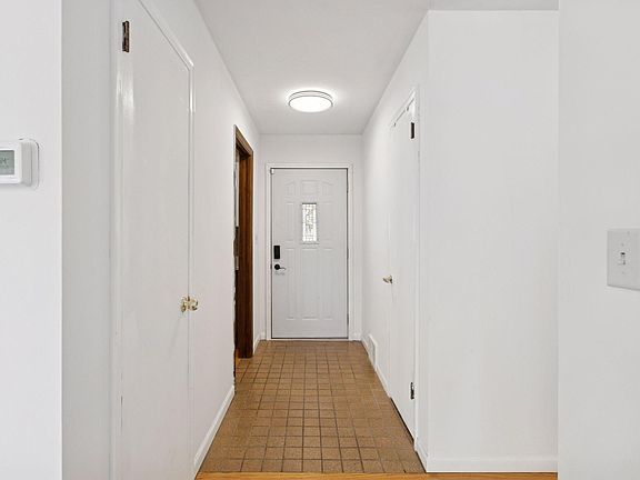 4th image of 1410 Hillsboro Ave S