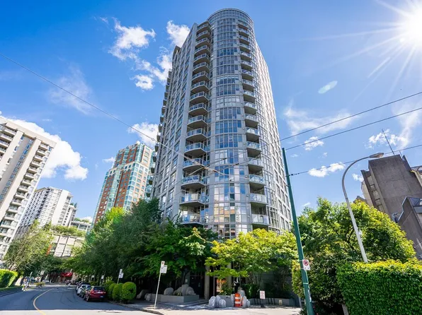 1050 Smithe St #1505, Vancouver, BC V6E 4T4