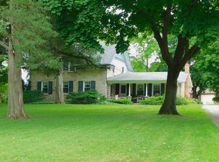 W225N4037 Duplainville Rd, Pewaukee, WI 53072