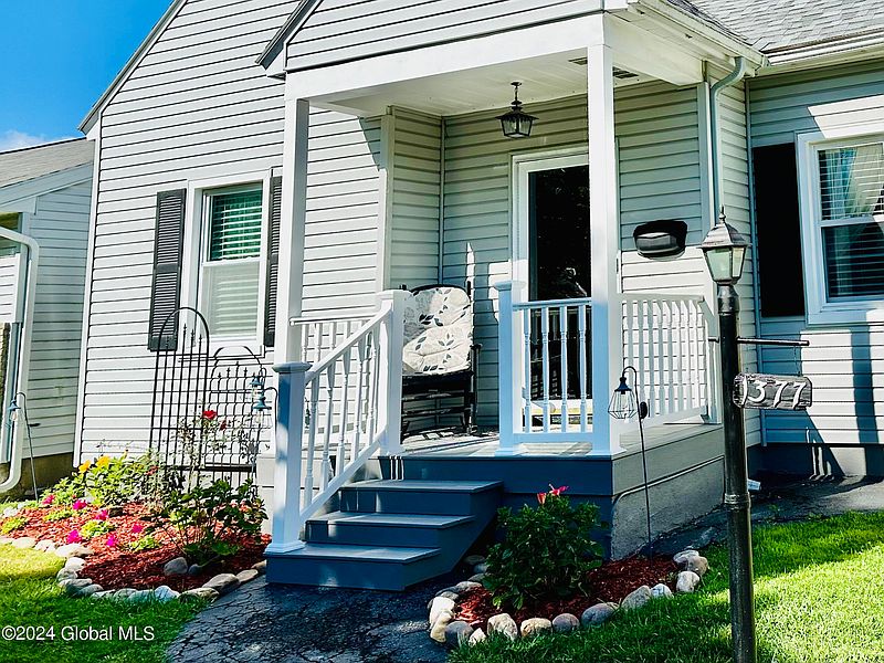 4th image of 1377 Baker Avenue