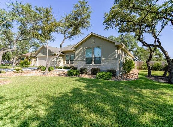 3rd image of 819 Lone Star Dr