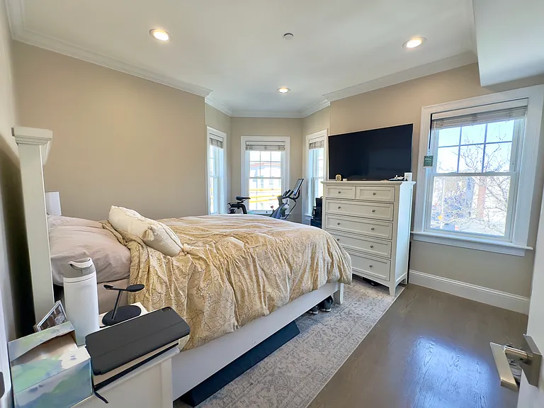 80 Cottage St #3 — Photo 6