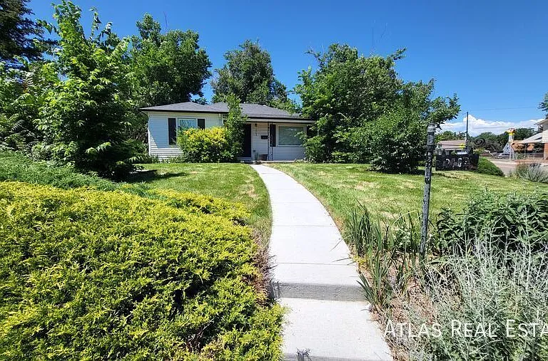 2703 S Hooker St — Photo 2
