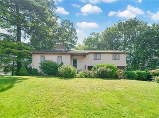 107 Windbrook Dr, Windsor, CT 06095
