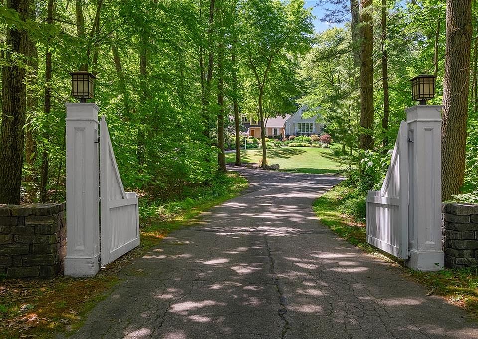 710 Pound Hill Rd, North Smithfield, RI 02896 Zillow