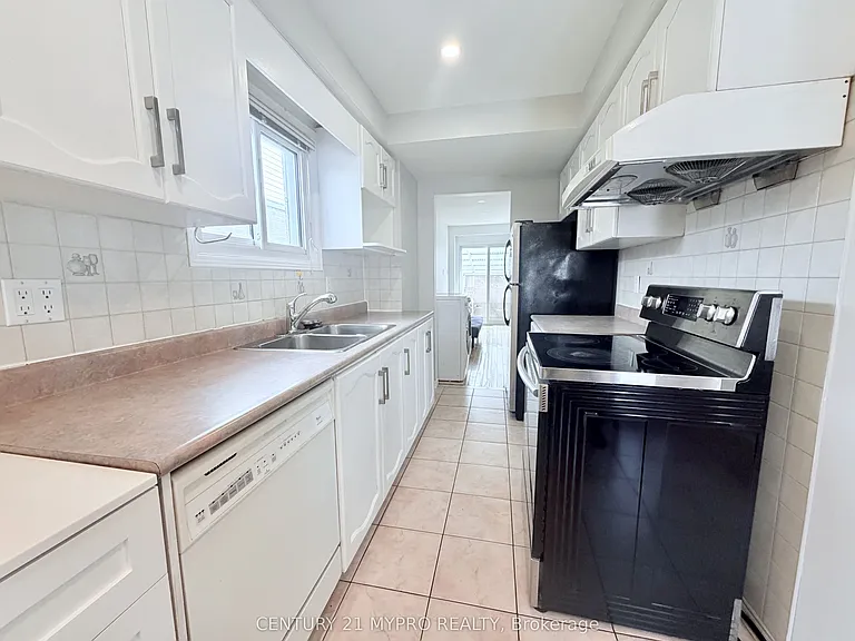 230 Enchanted Hills Cres — Photo 5