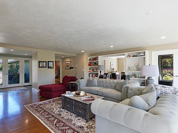 5th image of 2424 Pembroke Cir
