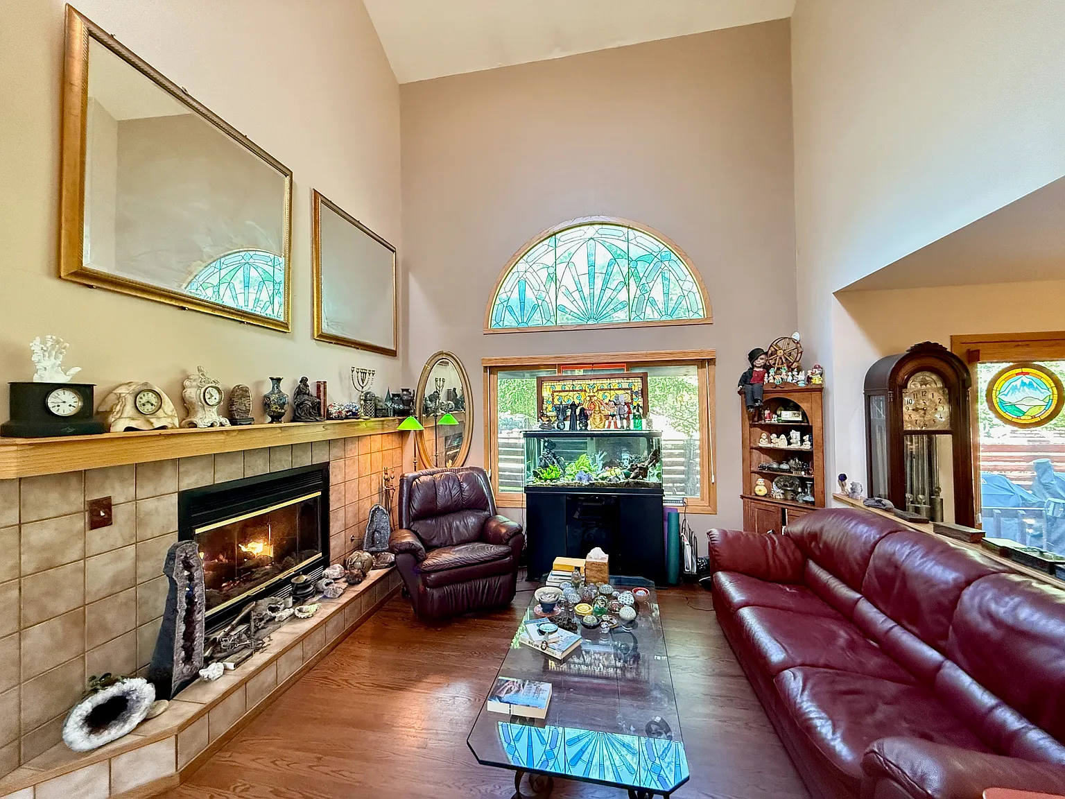 3 bed, 3276 sqft, $1,200 — Photo 4