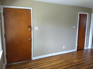 793 W 11th St #B, Fremont, NE 68025