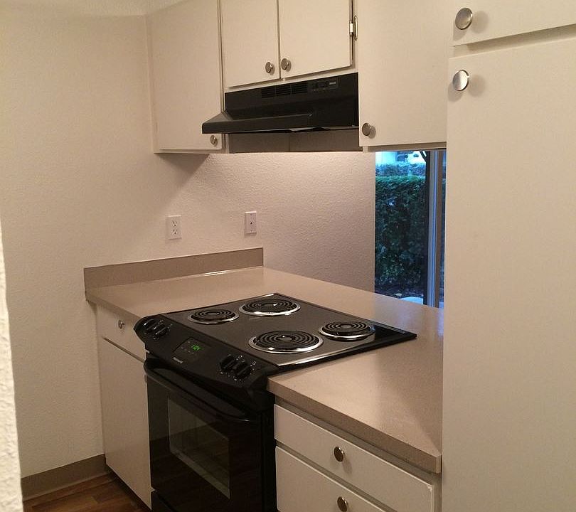 2nd image of 33719 NE Karen Pl APT E7