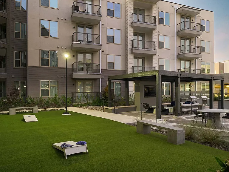 The Caroline Eastside — Photo 9