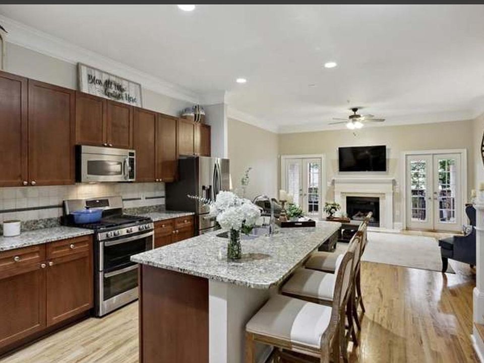 Open Kitchen plan with plenty of cabinets and pantry space