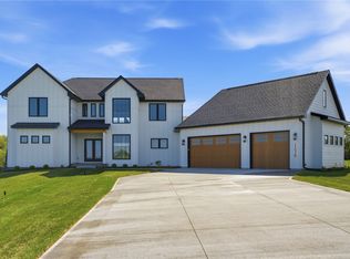 1570 Volmert Ln NE, Solon, IA 52333