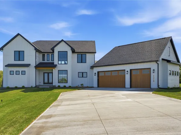 1570 Volmert Ln NE, Solon, IA 52333
