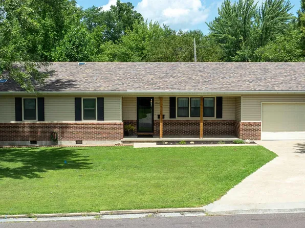 1640 Country Club Blvd, Sedalia, MO 65301