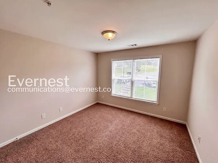 701 Vineland Ct — Photo 15