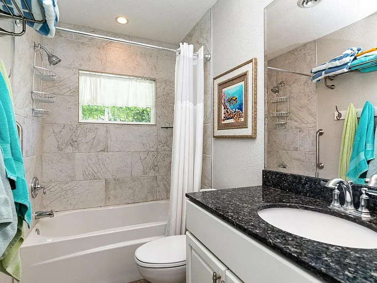1052 Pine Tree Dr — Photo 12