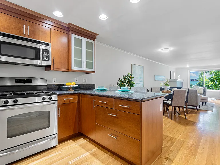 1514 Taylor Ave N #B — Photo 7