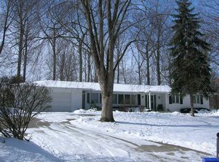 6352 Kings Pointe Rd, Grand Blanc, MI 48439