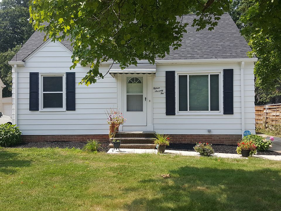 1st image of 1572 Parker Dr