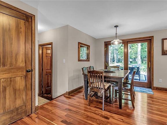2nd image of 20 Ironwood Ct