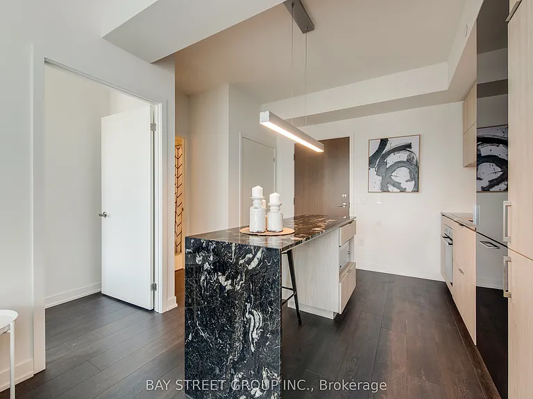 20 Richardson St #918 — Photo 9