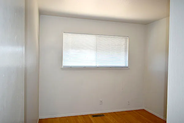 411 Clark Dr — Photo 17