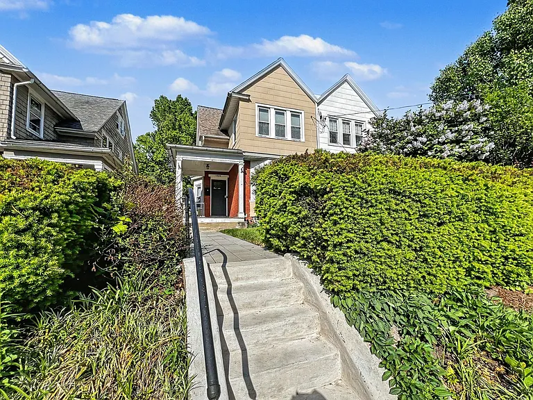 1039 Rees Ave — Photo 37