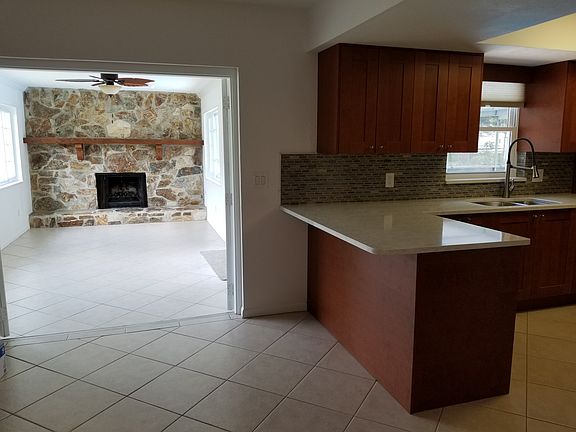 3rd image of 707 Lanewood Dr
