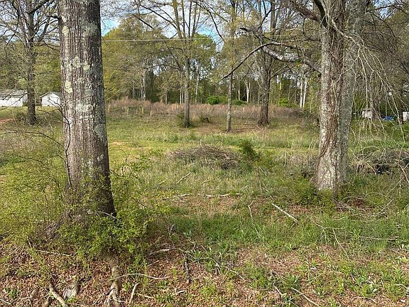 5th image of 1001 Laboon Rd