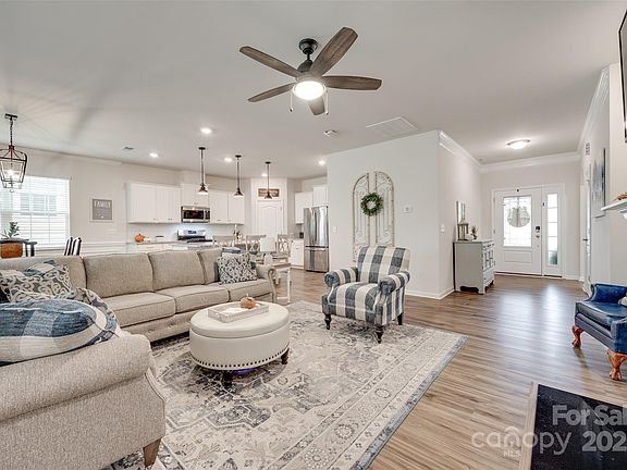 5th image of 14009 Lambert Castle Dr