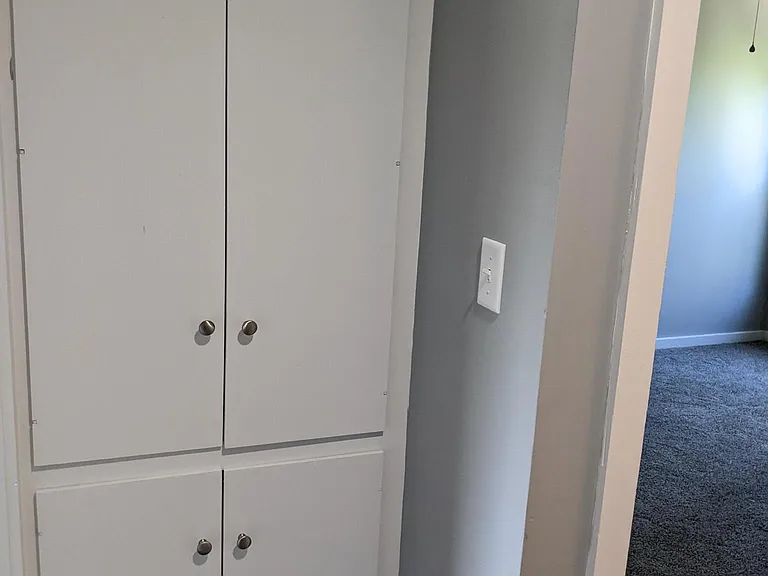 440 Edinburgh Rd — Photo 10