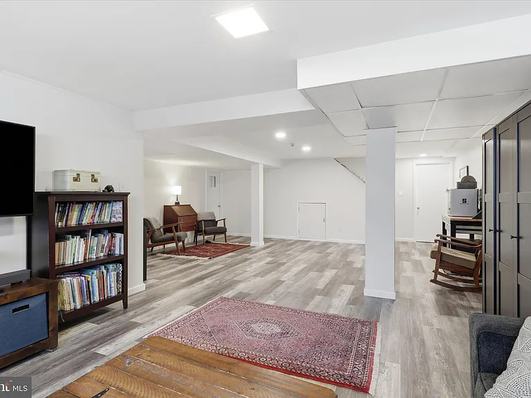 10703 Almond St — Photo 20